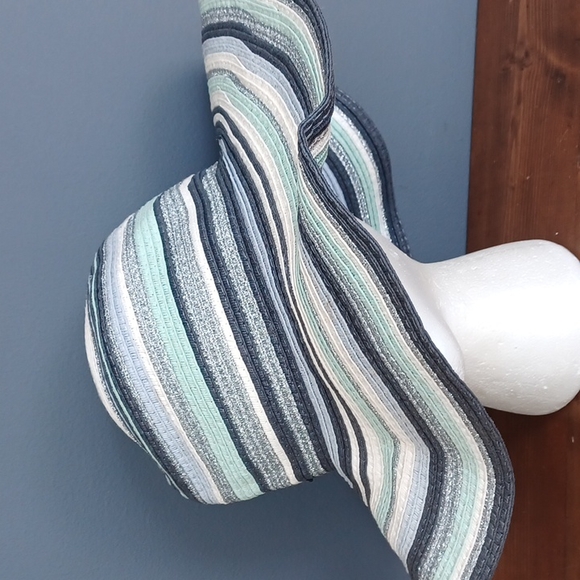 Hat - Picture 14 of 14